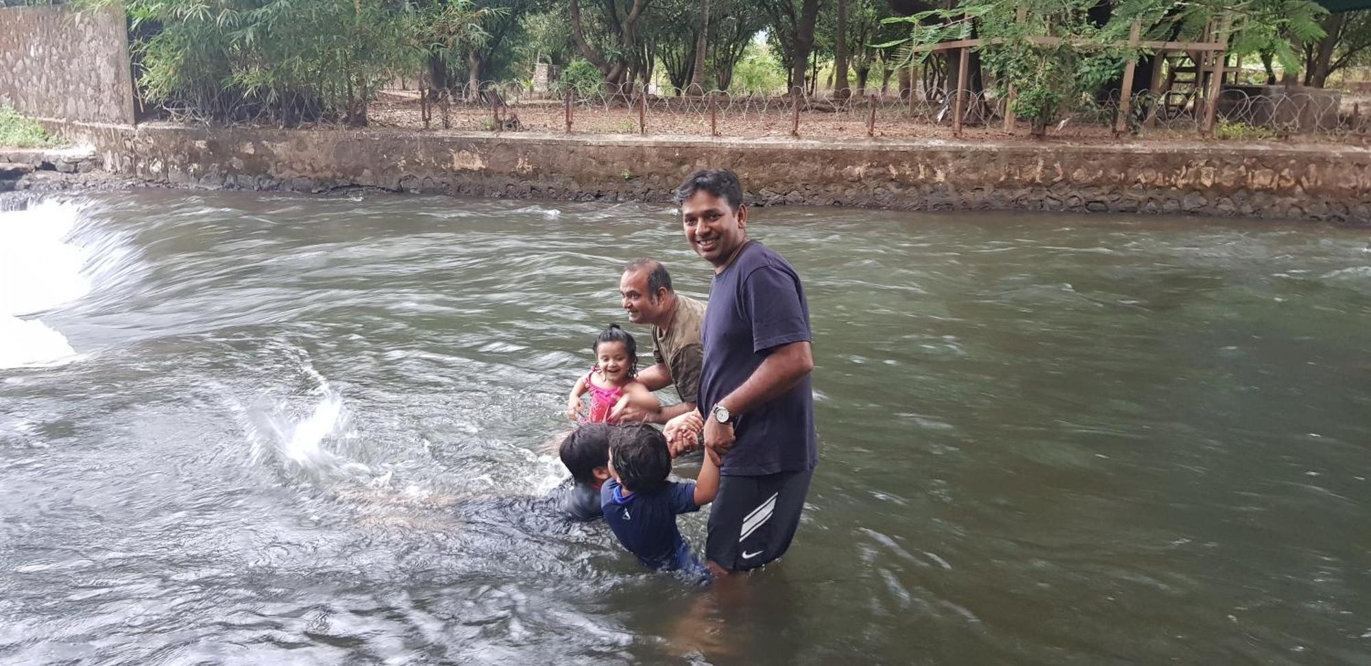 The Rippling Edge - River Front Property Karjat Eksteriør billede