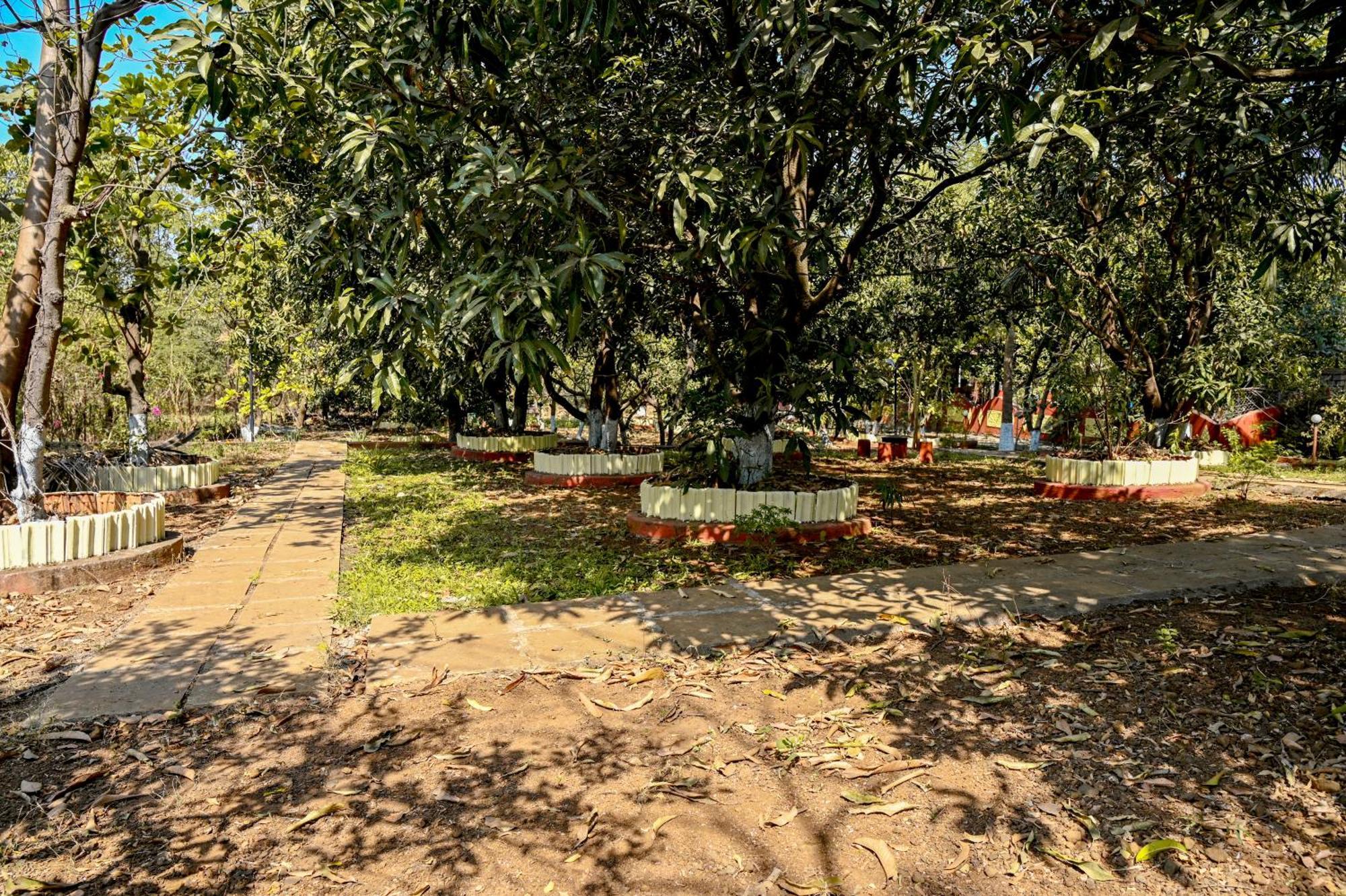 The Rippling Edge - River Front Property Karjat Eksteriør billede