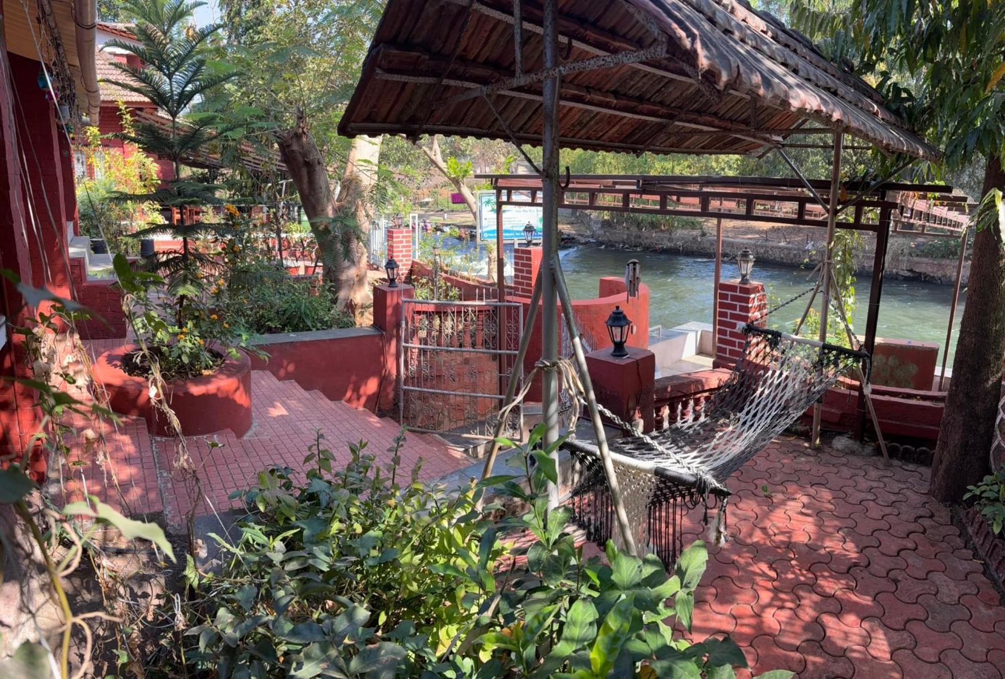 The Rippling Edge - River Front Property Karjat Eksteriør billede