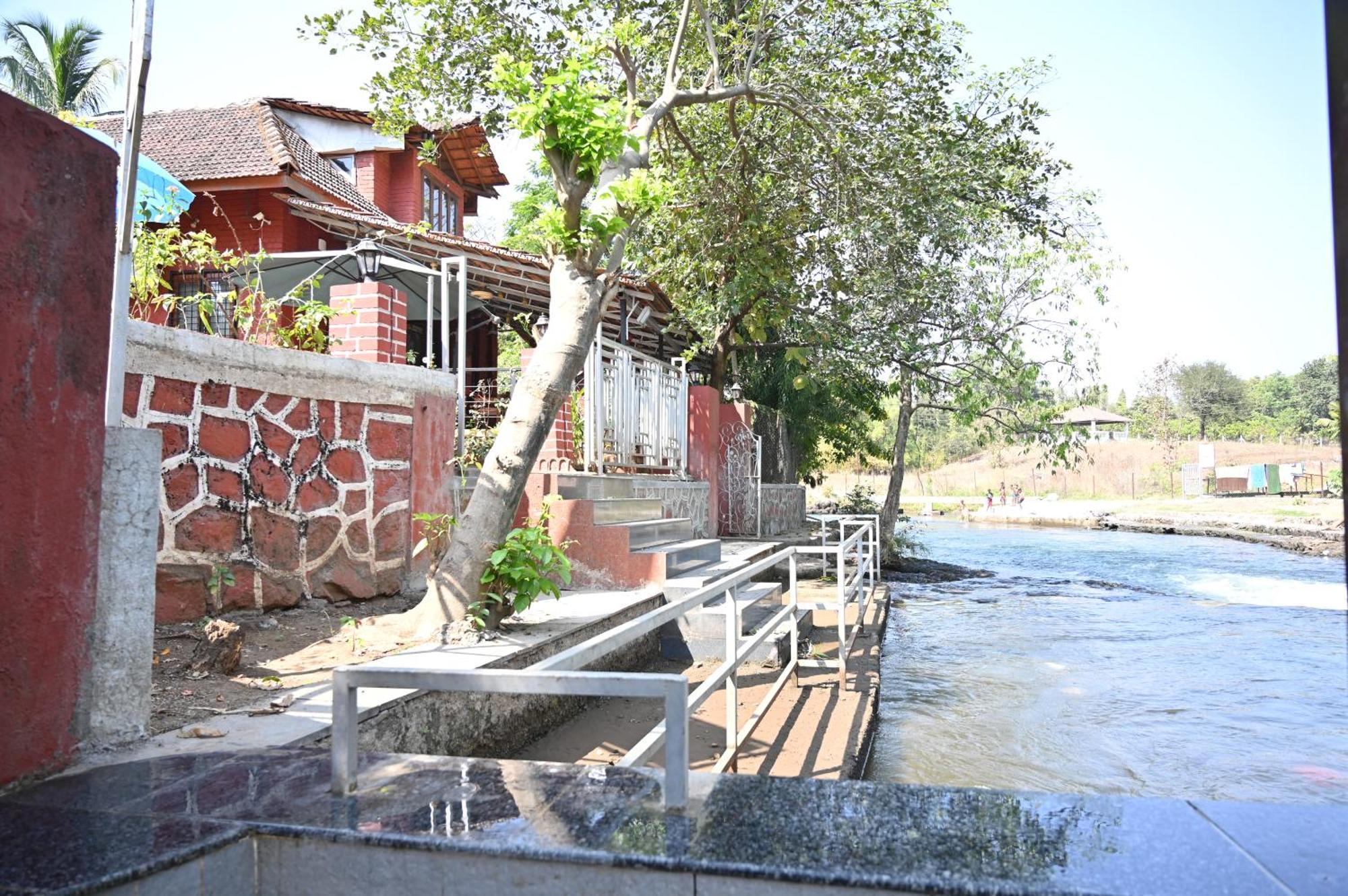 The Rippling Edge - River Front Property Karjat Eksteriør billede